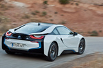 BMW i8 Gama i8 Gama i8 Coup&eacute; Kristallwei efecto perlado con acentuac.BMW i Blau Exterior Posterior-Lateral 3 puertas