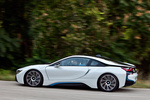 BMW i8 Gama i8 Gama i8 Coup&eacute; Kristallwei efecto perlado con acentuac.BMW i Blau Exterior Lateral 3 puertas