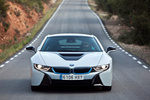 BMW i8 Gama i8 Gama i8 Coup&eacute; Kristallwei efecto perlado con acentuac.BMW i Blau Exterior Frontal 3 puertas