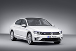Volkswagen Passat GTE GTE Turismo Blanco Puro Exterior Lateral-Frontal 4 puertas