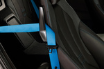 BMW i8 Gama i8 HALO + paquete Pure Impulse Coup&eacute; Kristallwei efecto perlado con acentuac.BMW i Blau Interior Cintur&oacute;n de seguridad 3 puertas