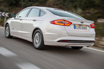 Ford Mondeo HEV 2.0 H&iacute;brido 187 CV Gama Mondeo Turismo Blanco Platino Exterior Lateral-Posterior 4 puertas
