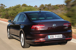 Volkswagen Passat 1.4 TSI ACT BMT 150 CV Advance Turismo Rojo crimson Exterior Lateral-Posterior 4 puertas