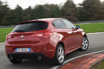 Alfa Romeo Giulietta 1.4 TB 150 CV Sprint Turismo Rojo 8C Competizione Exterior Posterior-Lateral 5 puertas