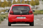 Peugeot 108 1.2 PureTech 82 Allure TOP! Turismo Rojo Scarlet Exterior Trasera 5 puertas