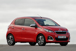 Peugeot 108 1.2 PureTech 82 Allure TOP! Turismo Rojo Scarlet Exterior Lateral-Frontal 5 puertas
