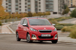 Peugeot 108 1.2 PureTech 82 Allure TOP! Turismo Rojo Scarlet Exterior Frontal-Lateral 5 puertas