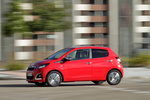Peugeot 108 1.2 PureTech 82 Allure TOP! Turismo Rojo Scarlet Exterior Lateral 5 puertas