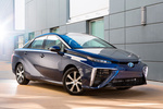 Toyota Mirai Gama Mirai Gama Mirai Turismo Exterior Lateral-Frontal 4 puertas