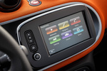 smart fortwo 1.0 71 CV twinamic Passion Turismo Interior pantalla 3 puertas
