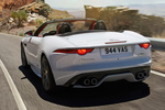 Jaguar F-Type R AWD Convertible 5.0 V8 S/C 550 CV R AWD Convertible 5.0 V8 S/C 550 CV Descapotable Glacier White Exterior Posterior-Lateral 2 puertas