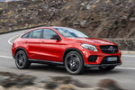Mercedes-Benz Clase GLE Coup&eacute; GLE 450 AMG 4MATIC AMG Line Todo terreno Designo Hyacinth Red Metallic Exterior Frontal-Lateral 5 puertas