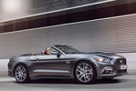 Ford Mustang GT 5.0 Ti-VCT V8 421 CV Gama Mustang Convertible Descapotable Gris Guard Exterior Lateral-Frontal 2 puertas