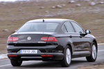 Volkswagen Passat 2.0 TDI BMT 150 CV DSG6 Advance Turismo Negro Profundo efecto perla Exterior Lateral-Posterior 4 puertas