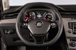 Volkswagen Passat 2.0 TDI BMT 150 CV DSG6 Advance Turismo Interior Volante 4 puertas