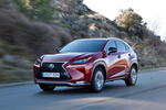 Lexus NX NX 300h F Sport Todo terreno Rojo Cerise Exterior Frontal-Lateral 5 puertas