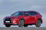 Lexus NX NX 300h F Sport Todo terreno Rojo Cerise Exterior Frontal-Lateral 5 puertas