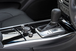 Infiniti Q70 Versi&oacute;n con volante a la derecha Gama Q70 Turismo Interior Palanca de Cambios 4 puertas