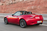 Mazda MX-5 Gama MX-5 (versi&oacute;n con volante a la derecha) Gama MX-5 (versi&oacute;n con volante a la derecha) Descapotable Exterior Lateral-Posterior 2 puertas
