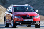 Skoda Scout 2.0 TDI 150 CV Gama Scout Turismo familiar Rojo Fuego Exterior Lateral-Frontal 5 puertas