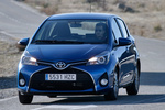Toyota Yaris 90D Advance Turismo Azul El&eacute;ctrico Metalizado Exterior Lateral-Frontal 5 puertas