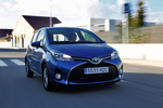 Toyota Yaris 90D Advance Turismo Azul El&eacute;ctrico Metalizado Exterior Lateral-Frontal 5 puertas