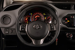 Toyota Yaris 90D Active Turismo Interior Volante 5 puertas