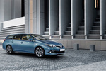 Toyota Auris Touring Sports Hybrid Gama Auris Touring Sports Turismo familiar Azul Denim Exterior Lateral-Frontal 5 puertas