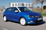 Skoda Fabia 1.2 TSI 110 DSG Style Turismo Azul Race Metalizado Exterior Frontal-Lateral 5 puertas