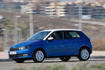 Skoda Fabia 1.2 TSI 110 DSG Style Turismo Azul Race Metalizado Exterior Frontal-Lateral 5 puertas