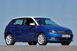 Skoda Fabia 1.2 TSI 110 DSG Style Turismo Azul Race Metalizado Exterior Lateral-Frontal 5 puertas