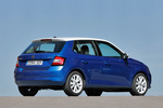 Skoda Fabia 1.2 TSI 110 DSG Style Turismo Azul Race Metalizado Exterior Lateral-Frontal 5 puertas