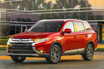 Mitsubishi Outlander Versi&oacute;n para EE.UU. Versi&oacute;n para EE.UU. Todo terreno Exterior Frontal-Lateral 5 puertas