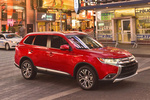 Mitsubishi Outlander Versi&oacute;n para EE.UU. Versi&oacute;n para EE.UU. Todo terreno Exterior Lateral-Frontal 5 puertas
