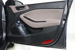 Hyundai i20 1.4 100 CV Style Turismo Interior Puerta 5 puertas