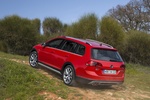 Volkswagen Golf 2.0 TDI CR 150 CV 4MOTION Gama Alltrack Turismo familiar Exterior Lateral-Posterior 5 puertas