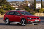 Volkswagen Golf 2.0 TDI CR 150 CV 4MOTION Gama Alltrack Turismo familiar Exterior Frontal-Lateral 5 puertas