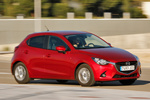 Mazda Mazda2 1.5 Gasolina 75 CV Style+ Turismo Red Soul Exterior Lateral-Frontal 5 puertas