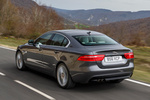 Jaguar XE 20d 180 CV Portfolio Turismo Ammonite Exterior Lateral-Posterior 4 puertas