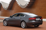 Jaguar XE 20d 180 CV Portfolio Turismo Ammonite Exterior Lateral-Posterior 4 puertas