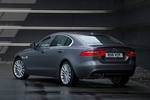 Jaguar XE 20d 180 CV Portfolio Turismo Ammonite Exterior Lateral-Posterior 4 puertas