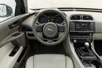 Jaguar XE 20d 180 CV Portfolio Turismo Interior Salpicadero 4 puertas