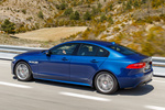 Jaguar XE 25t 240 CV R Sport Turismo Azul Bluefire Exterior Lateral-Posterior 4 puertas