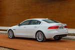 Jaguar XE 25t 240 CV Portfolio Turismo Polaris White Exterior Lateral-Posterior 4 puertas