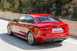 Jaguar XE V6 340 CV S Turismo Italian Racing Red Exterior Lateral-Posterior 4 puertas