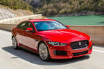 Jaguar XE V6 340 CV S Turismo Italian Racing Red Exterior Lateral-Frontal 4 puertas