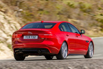 Jaguar XE V6 340 CV S Turismo Italian Racing Red Exterior Posterior-Lateral 4 puertas