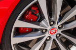 Jaguar XE V6 340 CV S Turismo Italian Racing Red Exterior Llanta 4 puertas