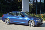 BMW Serie 3 340i Sport Turismo Mediterranblau Exterior Lateral-Frontal 4 puertas