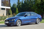 BMW Serie 3 340i Sport Turismo Mediterranblau Exterior Lateral-Frontal 4 puertas